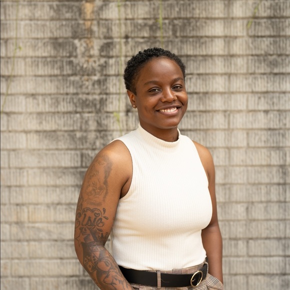 Meet your Posher, Tajanae - Picture 1 of 1